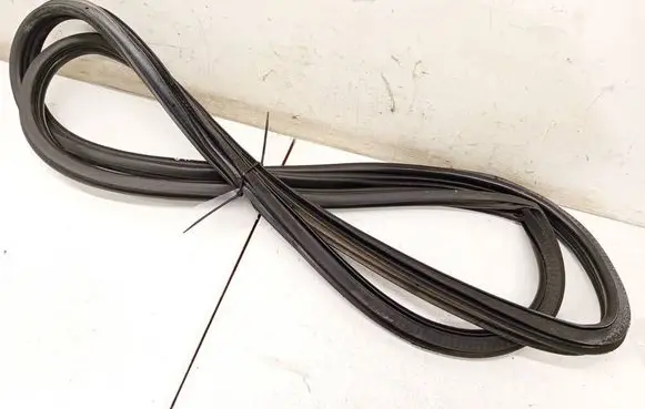 Opel Zafira B Rubber seal rear door 13224480