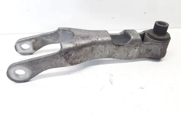 Volvo C70 Engine mounting bracket 31262183 31262164