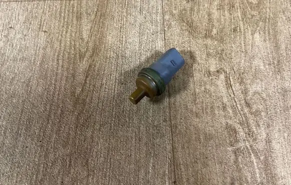 Volkswagen PASSAT B6 Coolant temperature sensor 06A919501