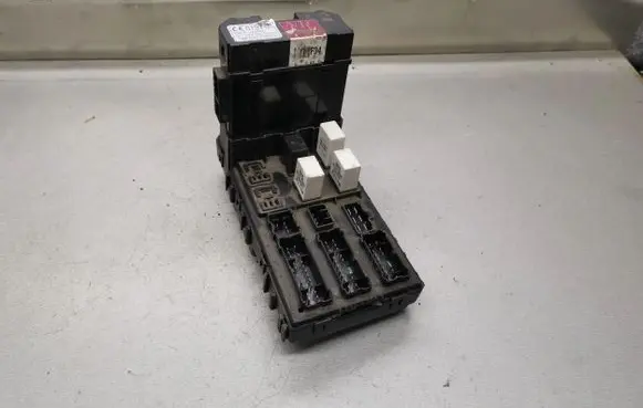 Hyundai Trajet Fuse module OKA500R 0197