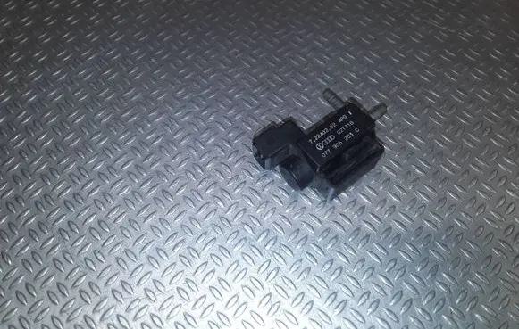 Audi A8 S8 D3 4E Vacuum valve 72240202 077906283C