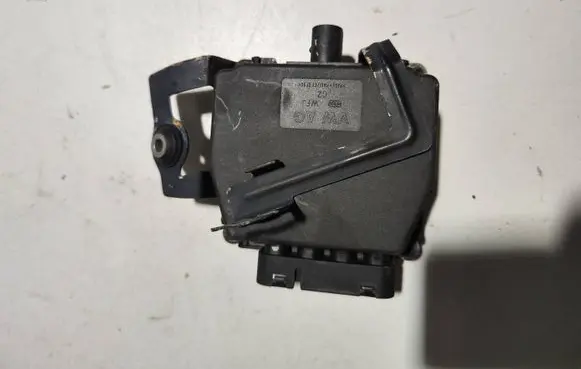 Volkswagen Jetta V Valve vacuum 1K0906279B