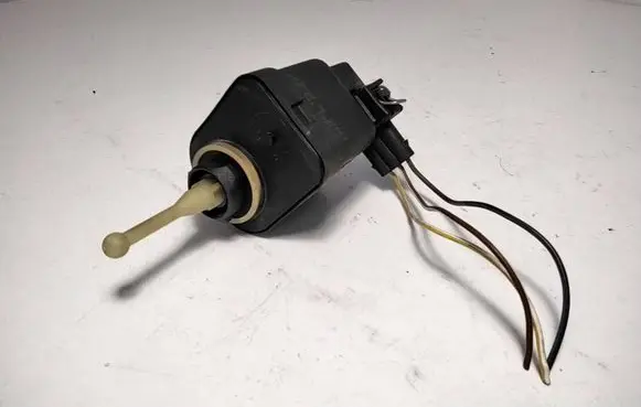 Audi 80 90 B3 Headlight level adjustment motor 6K5941295