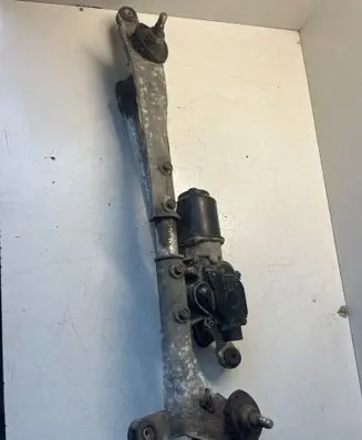 Front wiper linkage and motor