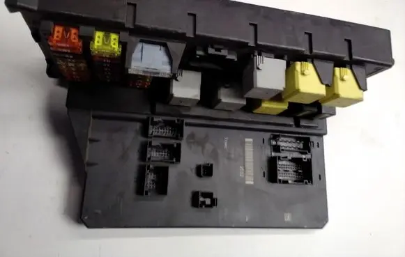Mercedes-Benz Sprinter W906 Fuse module A9069003502 A9069014500ZGS002 A9069024301ZGS001