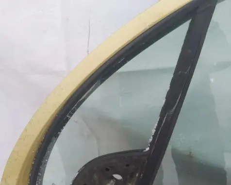 Citroen C3 Front door vent window glass four-door 