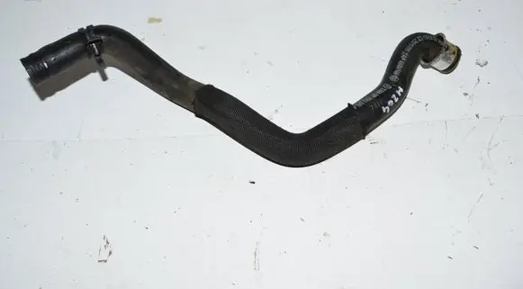 Mercedes-Benz C W204 Engine coolant pipe/hose 2048601560
