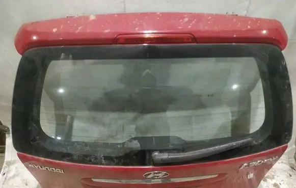 Hyundai i30 Tailgate/trunk/boot lid RAUDONAS