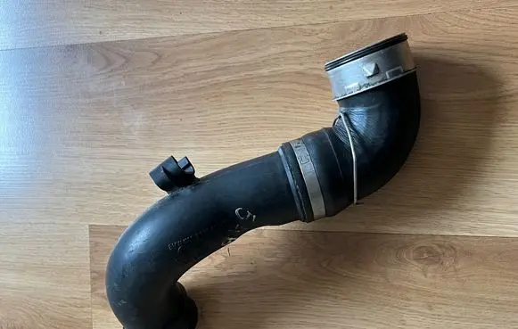 BMW 3 E92 E93 Intercooler hose/pipe 7556553 11657556553