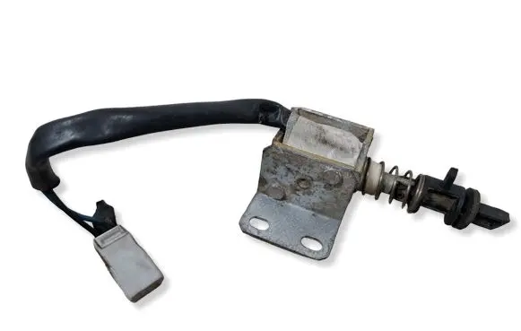 Alfa Romeo 166 Fuel tank cap lock 