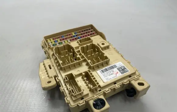 Hyundai Tucson IV NX4 Fuse module 91950CZ740 3322211423 CZ7402202140157