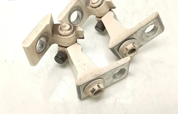 Volkswagen PASSAT B8 Front door hinge set 8X0831403E