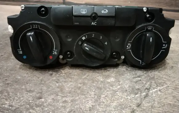 Volkswagen Jetta V Climate control unit 1K2820045B