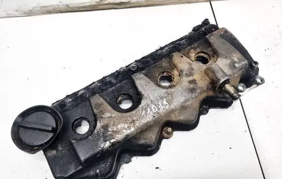 Nissan Pathfinder R51 Rocker cam cover 