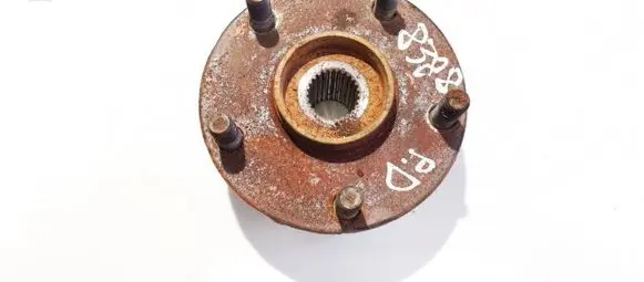 Toyota Auris 150 Front wheel hub