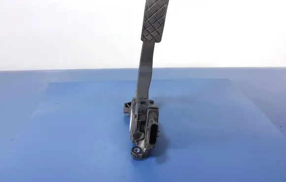 Audi A5 8T 8F Accelerator throttle pedal 8K1721523