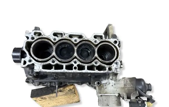 Citroen DS3 Engine block 9683251610