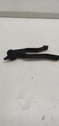 Opel Zafira B Radiator mount bracket 643300890