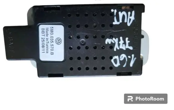 Volkswagen Golf V Aerial antenna amplifier 5M0035570B