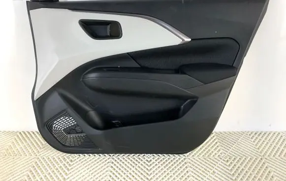 Suzuki Swift IV Front door card panel trim 
