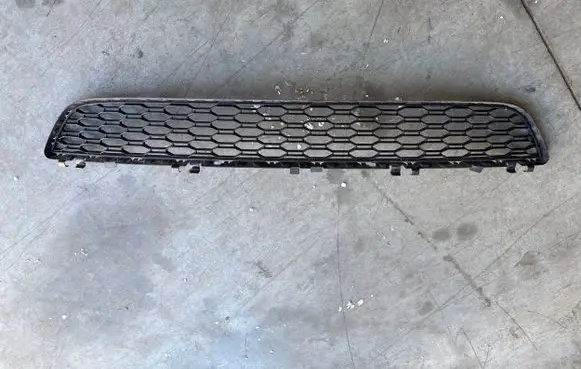 BMW 5 G30 G31 Front bumper lower grill 8064930