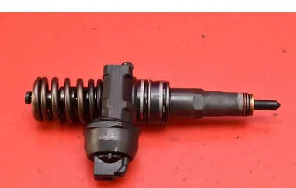 Volkswagen Golf IV Fuel injector 038130073AL