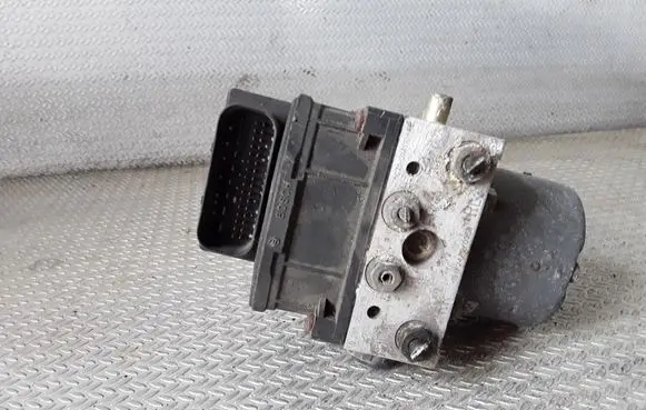 Ford Mondeo Mk III ABS Pump 0265222015 1S712M110AE