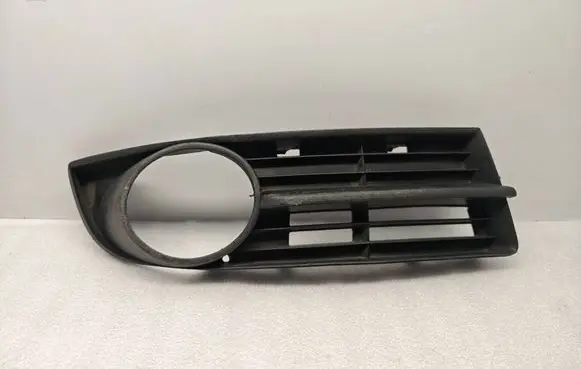 Volkswagen Touran I Front bumper lower grill 1T0853666A 13404