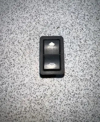 BMW 5 E39 Electric window control switch 8368932