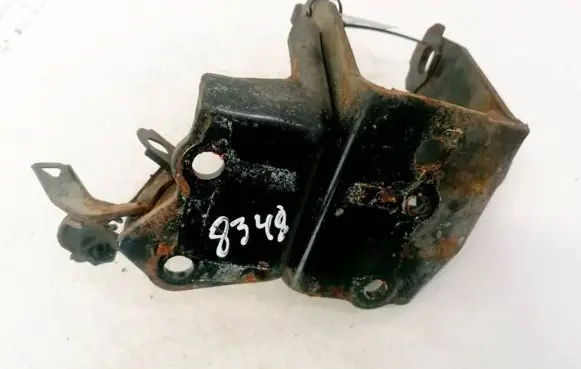 Toyota Yaris Engine mounting bracket