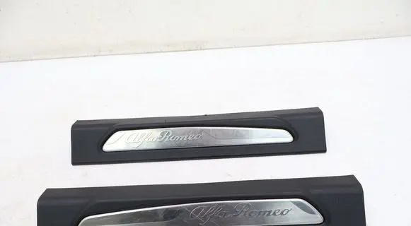 Alfa Romeo Giulia sill trim set (inner) 156107575