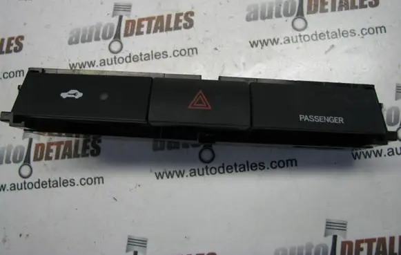 Toyota Corolla Verso AR10 Hazard light switch 153965