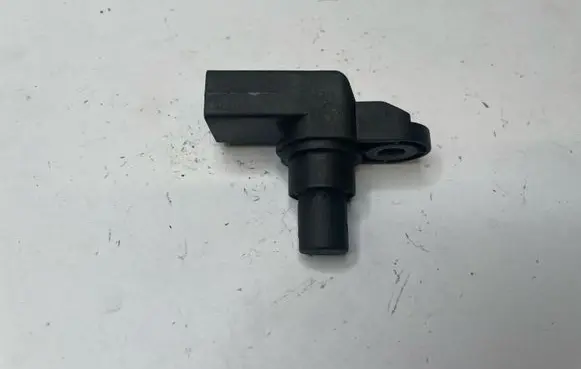 BMW 5 E39 Camshaft position sensor 2249320