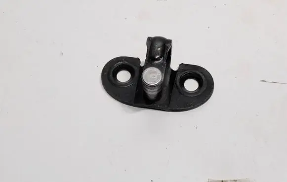 Volkswagen Caddy Front door lock loop/hook striker 2K0827512