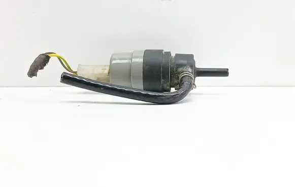 Audi A6 S6 C4 4A Windscreen/windshield washer pump 431955651