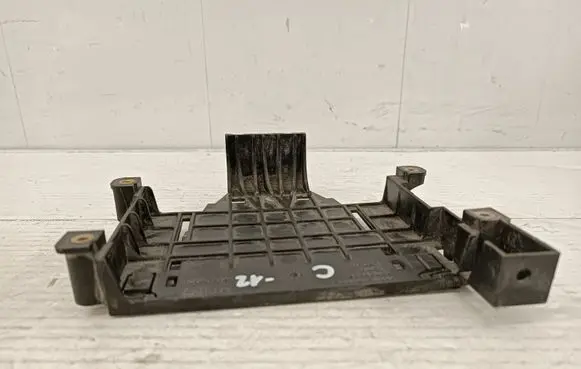 Other engine bay part