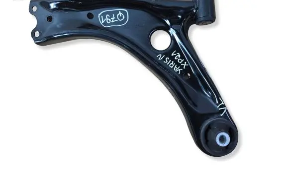 Toyota Yaris XP210 Front control arm 48606K0020