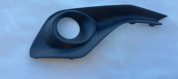 Suzuki Swift II Front bumper lower grill 176152R1