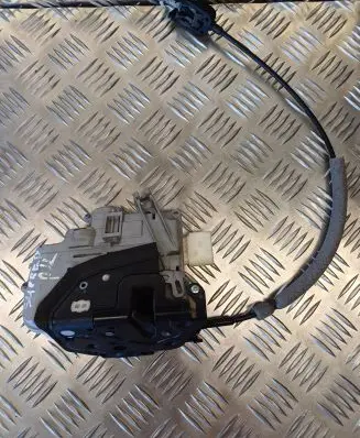 Skoda Superb B6 (3T) Front door lock 3C1837015A