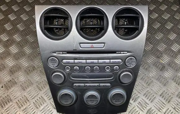 Mazda 6 Radio/CD/DVD/GPS head unit FF011068B