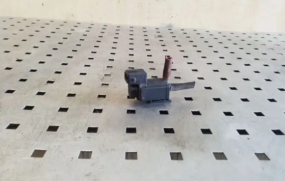 BMW X3 F25 Turbo solenoid valve 70231800