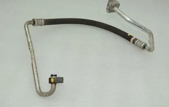 Toyota Avensis T270 Air conditioning (A/C) pipe/hose 8870305360