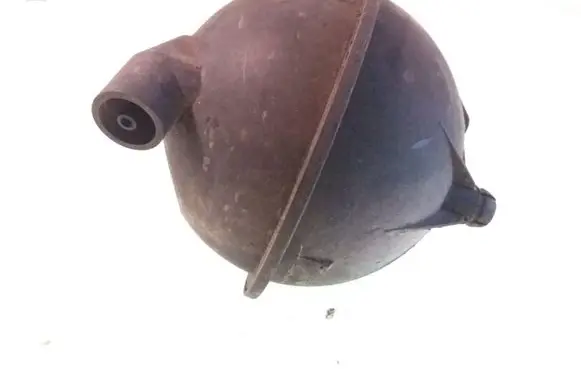 Vacuum air tank