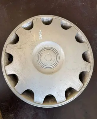 Volkswagen Touran I R15 wheel hub/cap/trim 7M0601147L