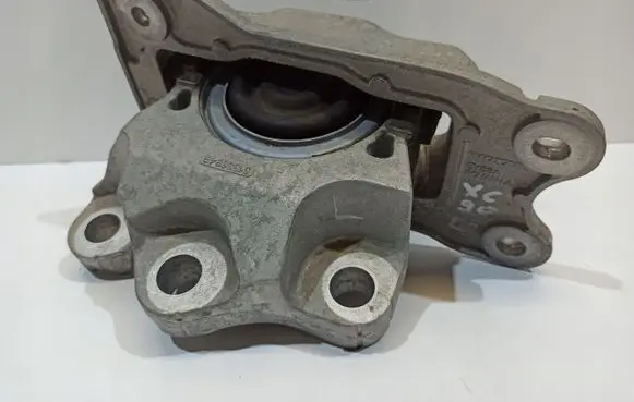 Volvo XC90 Engine mount vacuum valve 
