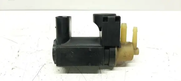 Volvo V40 Vacuum valve 31339808