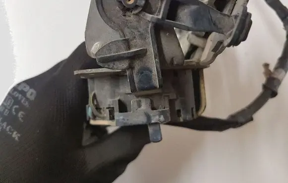 Chrysler Voyager Sliding door lock