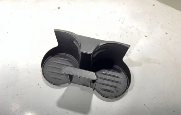 Cup holder front