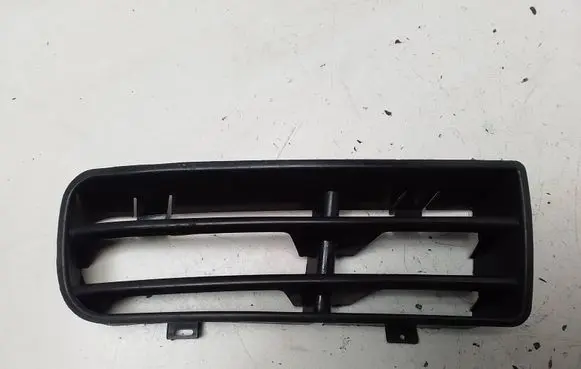 Volkswagen Golf IV Front bumper lower grill 05312454