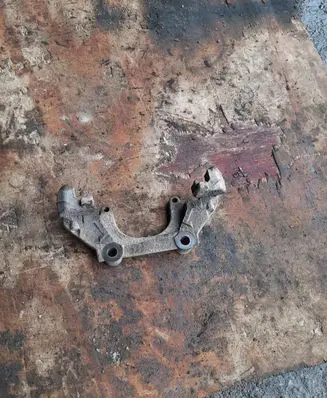 Volkswagen PASSAT B5.5 Front Brake Caliper Pad/Carrier 